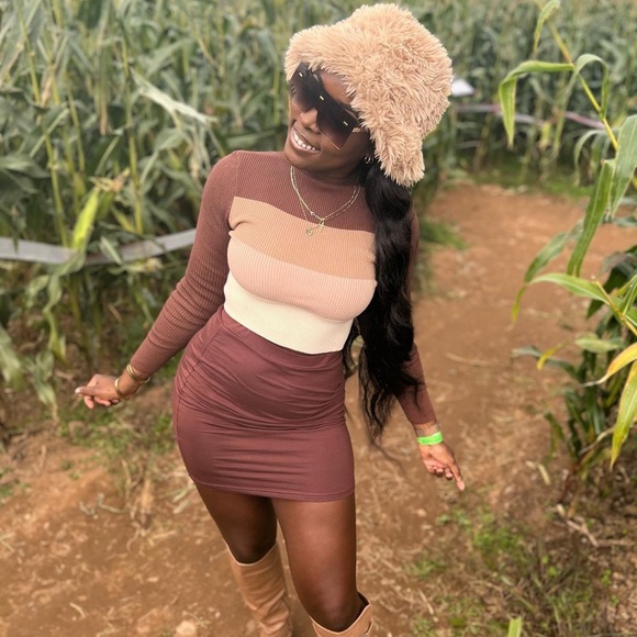 Multiple shades of brown striped long sleeve shirt with brown skirt - Picture 2 of 9